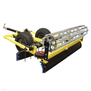 STROJ NA ÚPRAVU JEZDECKÝCH PLOCH